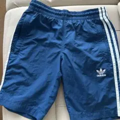 adidas 3ストライプススイムショートパンツ ネイビー