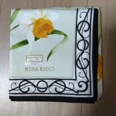 大判　NINA RICCI 花柄ハンカチ