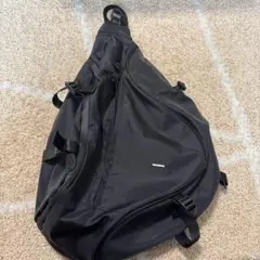 ブラック スリングバッグ