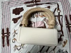 ハンドバッグのサムネイル