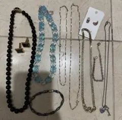 遺品整理】ヴィンテージ アクセサリー ネックレス まとめ売り - メルカリ
