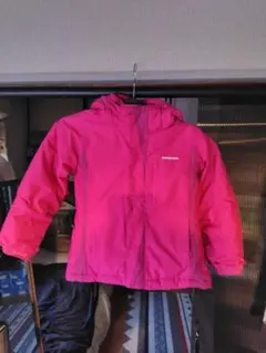 patagonia フード付きピンクジャケット
