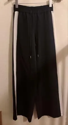 ZARA サイドライン入り　ワイドパンツ(ドローストリング)