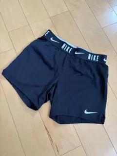 Nike 黒 ショートパンツ　S キッズ