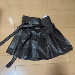 Mサイズ フェイクレザー プリーツミニスカート ベルト付き