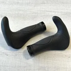 自転車 ハンドルグリップ エルゴグリップ ロックオン ブルホーン ブラックのサムネイル
