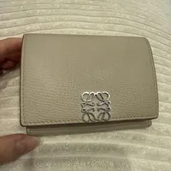 ロエベ　アナグラム トライフォールド ウォレット