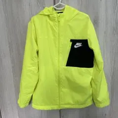NIKE ウィンドブレーカー　子供　蛍光イエロー