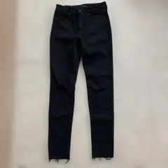 UNIQLO ブラックスキニーパンツ ダメージ加工 フリンジ裾