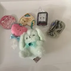 まとめ4点セット うさぎキーホルダー ディーゼルとモンチッチ特典シークレット