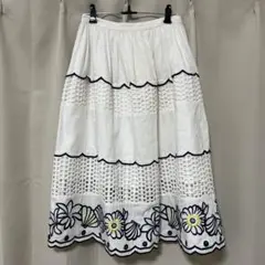 Chesty タグ付フレアスカート ホワイト 刺繍 花柄 貝殻 0(S〜M)のサムネイル