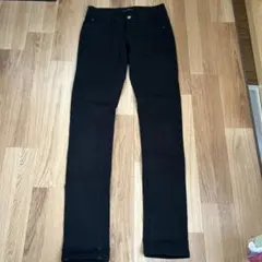 SOMETHING ブラック スキニーパンツ 26