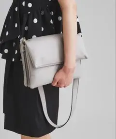 新品未使用 クッションクラッチバッグ グレースコンチネンタル ダイアグラムのサムネイル