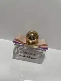 サルヴァトーレ フェラガモ シニョリーナ オードトワレ  30mL