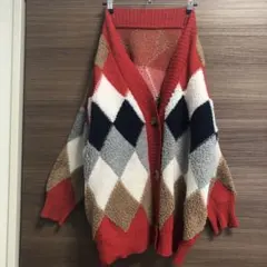 赤 カーディガン