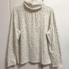 THEORIAせオリア 花柄タートルネック オフホワイト