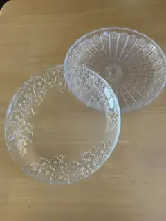花模様の透明ガラスプレート　プラスチックプレート　大皿　昭和レトロ　盛皿　当時物