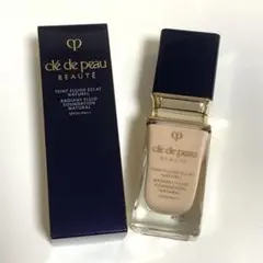 クレ・ド・ポー ボーテ タンフリュイドエクラ ナチュレル ピンクオークル00