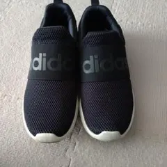 adidas ネイビー スリッポン