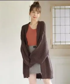 マジェスティックレゴン　袖ケーブルざっくりカーデ　ブラウン