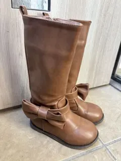 ブラウンリボン付きブーツ 16サイズ