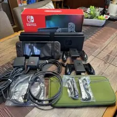 Switch バッテリー強化版☆ドック2台+充電式Joy-Con他付属品多数のサムネイル