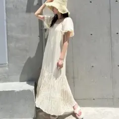 ギャザーバルーン袖付きワンピース