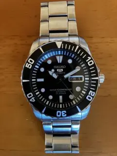SEIKO5スポーツ　自動巻き時計 黒文字盤 ステンレス