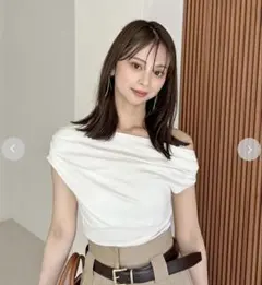 SNIDEL オフショルダー ホワイトトップス