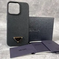 【美品】PRADA iPhone15 proケース 三角ロゴ サフィアーノレザー