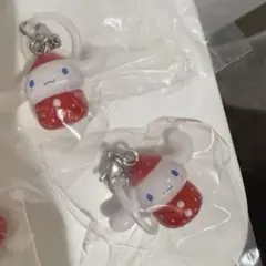 サンリオ いちご めじるしアクセサリー シナモン2点　ガチャ