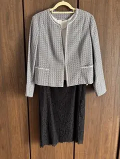 グレーのノーカラージャケットとワンピースのセット 卒業式 入学式 15号