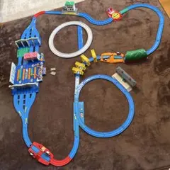 プラレールまとめ売り 　大きな列車メンテナンスステーション　情景　レール多数