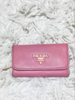 PRADA ピンク サフィアーノレザー キーケース