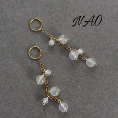 No.15 ブルームーンストーン＊ゆらゆら揺れる＊天然石ピアスチャーム