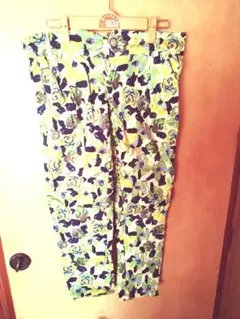 花柄 カジュアルパンツのサムネイル