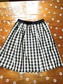 黒と白のギンガムチェック フレアスカート　膝丈　Mサイズ