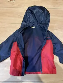 フードがしまえるジャケット