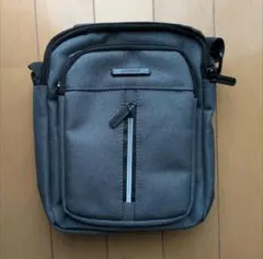 美品✨メンズ 小さめ バッグ グレー ショルダーバッグ 軽量 旅行のサムネイル