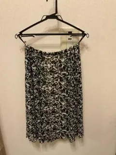 【美品】Aquascutum プリーツスカート モノトーンのサムネイル