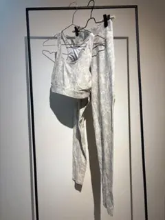 JEANASISヨガウェア 上下セット Mサイズ 花柄