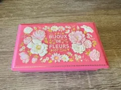 BIJOUX DE FLEURS 花柄空き缶