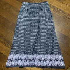 【美品】BEAMS LIGHTS　ペイズリー柄 フレアスカート 黒と紫のサムネイル
