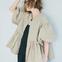 coca 新品未使用　パリフワバルーンギャザージャケット　L ベージュ　コカ