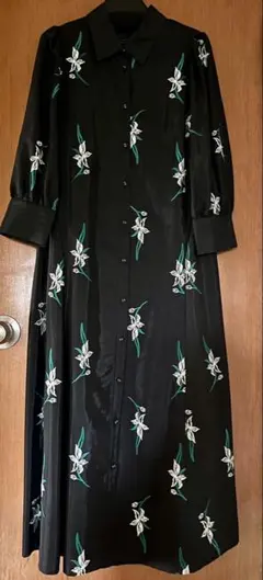 新品未着 GRACE CONTINENTAL 刺繍フレアシャツワンピース 36黒