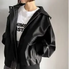 ブラック レザー　ジャケット M 春服　レディース　ジーユー　zozotown