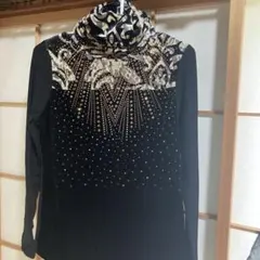 【ビーズ装飾】ゴージャスブラックトップス✨ハイネック　ダンス