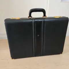 黒のレザービジネスバッグ