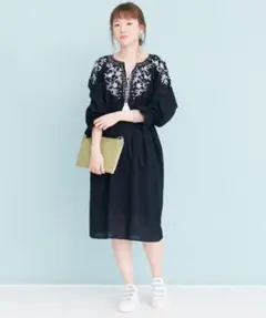 URBAN RESEARCH　フラワー刺繍ワンピース