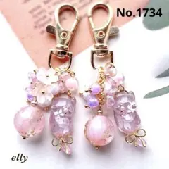 1734.琉球ガラス　桜　じゃれ猫　レジン　キーホルダー